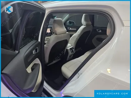 VOLVO XC40 B4 ULTRA BRIGHT