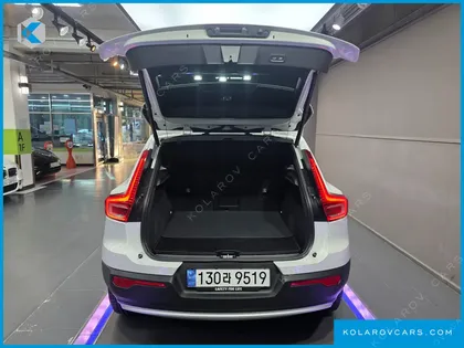 VOLVO XC40 B4 ULTRA BRIGHT