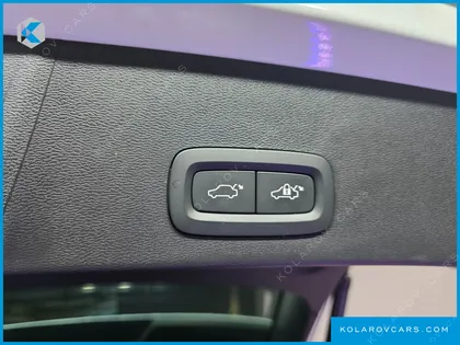 VOLVO XC40 B4 ULTRA BRIGHT