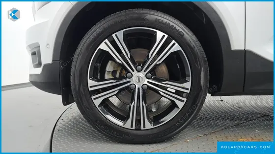 VOLVO XC40 B4 INSCRIPTION