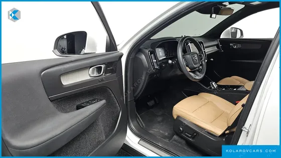 VOLVO XC40 B4 INSCRIPTION