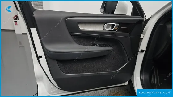 VOLVO XC40 B4 INSCRIPTION
