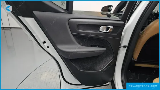 VOLVO XC40 B4 INSCRIPTION