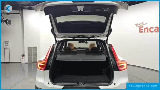 VOLVO XC40 B4 INSCRIPTION