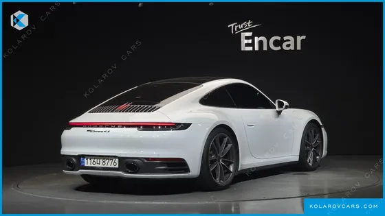 PORSCHE 911 CARRERA 4