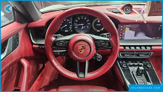 PORSCHE 911 CARRERA 4