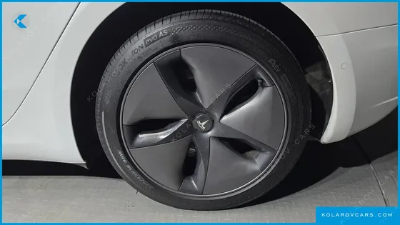 TESLA MODEL 3 LONG RANGE AWD