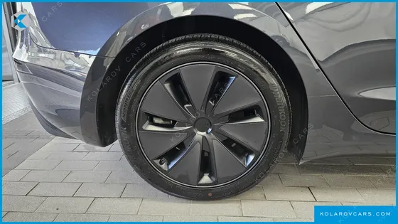 TESLA MODEL 3 LONG RANGE AWD