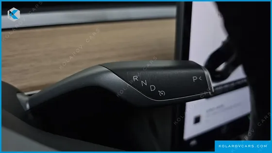 TESLA MODEL 3 STANDARD RANGE PLUE RWD