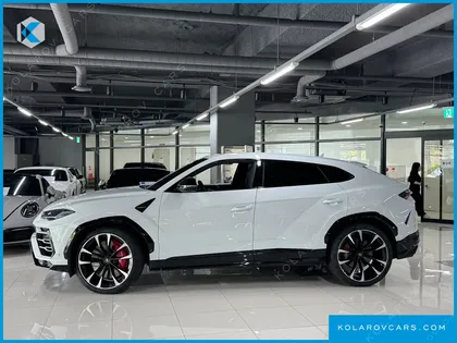 LAMBORGHINI URUS 4.0 V8
