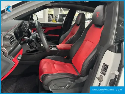 LAMBORGHINI URUS 4.0 V8