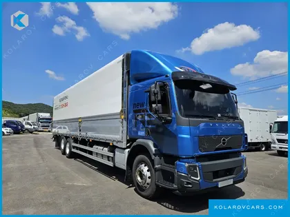VOLVO CARGO TRUCK 6X2