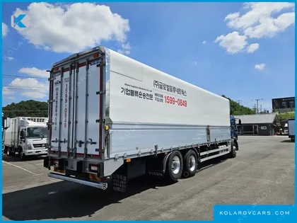 VOLVO CARGO TRUCK 6X2