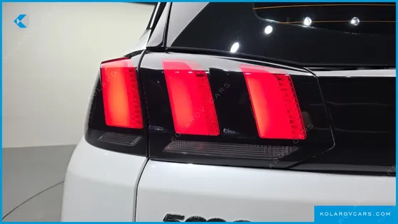 PEUGEOT 5008 1.5 BLUEHDI GT LINE