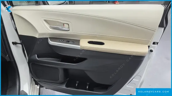 TOYOTA SIENNA 2.5 HYBRID 2WD