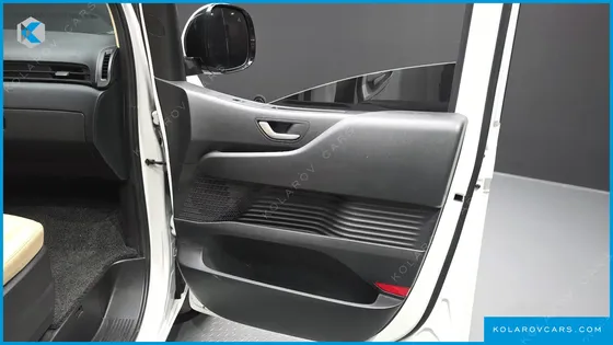 HYUNDAI STARIA L3.5 TOURER 11-SEATER