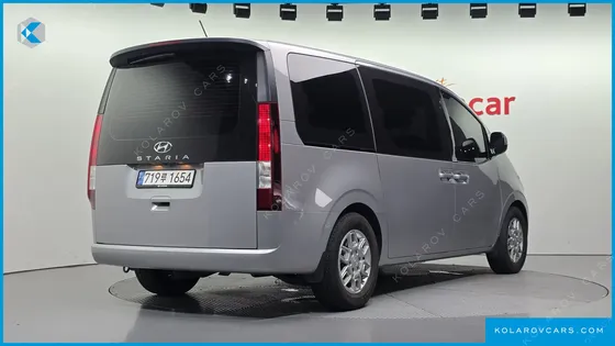 HYUNDAI STARIA TOURER 11-SEATER