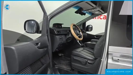HYUNDAI STARIA TOURER 11-SEATER