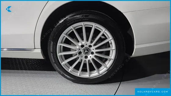 MERCEDES E-CLASS E220D 4MATIC EXCLUSIVE