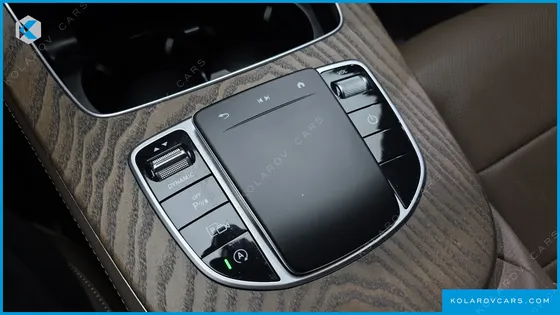 MERCEDES E-CLASS E220D 4MATIC EXCLUSIVE