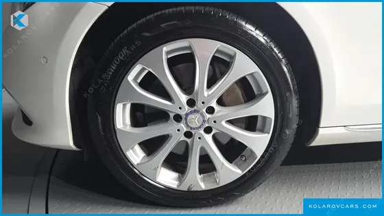 MERCEDES E-CLASS E300 4MATIC EXCLUSIVE