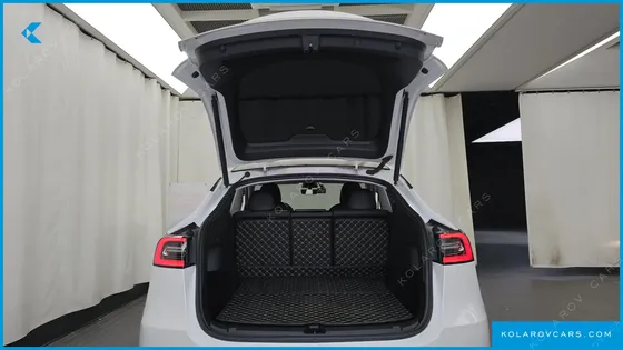TESLA MODEL Y LONG RANGE AWD