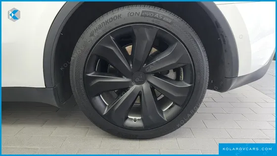 TESLA MODEL Y LONG RANGE AWD