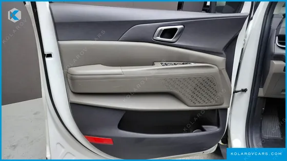 KIA CARNIVAL GASOLINE 9-SEATER NOBLESSE