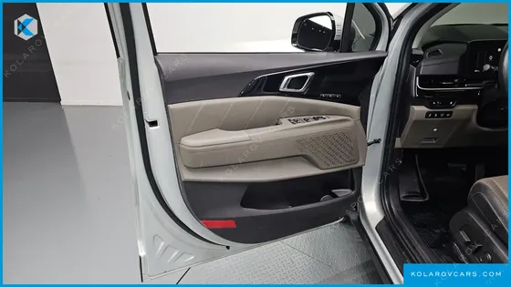 KIA CARNIVAL HEV 9SEATER SIGNATURE