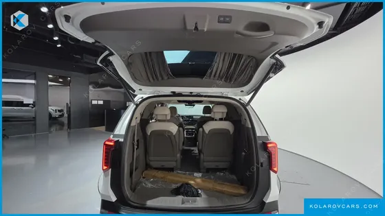 KIA CARNIVAL HEV 9-SEATER HI-LIMOUSINE