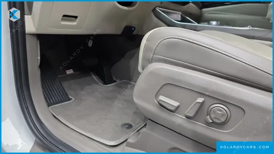 KIA CARNIVAL HEV 9-SEATER HI-LIMOUSINE