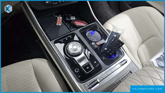 KIA CARNIVAL GASOLINE 7-SEATER HI LIMOUSINE