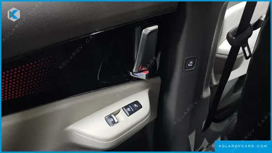 KIA CARNIVAL GASOLINE 7-SEATER HI LIMOUSINE