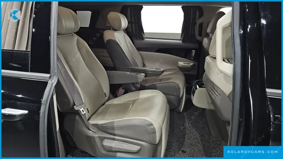KIA CARNIVAL GASOLINE 7-SEATER HI LIMOUSINE