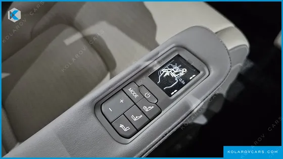 KIA CARNIVAL GASOLINE 7-SEATER HI LIMOUSINE