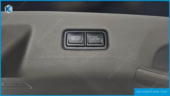 KIA CARNIVAL GASOLINE 7-SEATER HI LIMOUSINE