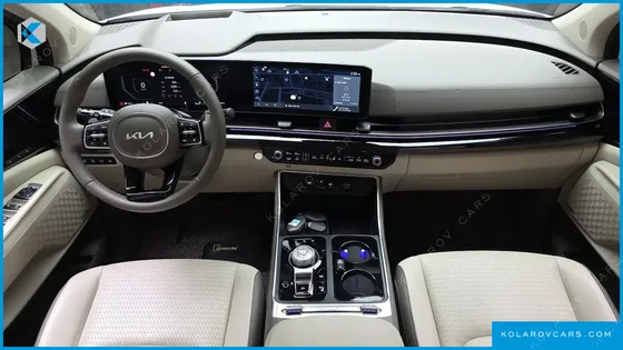 KIA CARNIVAL GASOLINE 7-SEATER HI LIMOUSINE