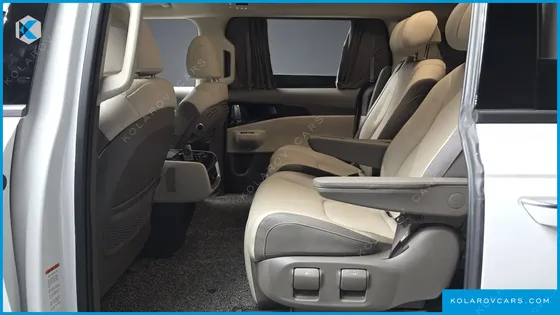 KIA CARNIVAL GASOLINE 7-SEATER HI LIMOUSINE