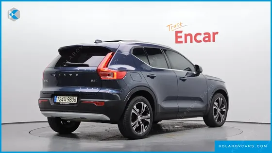 VOLVO XC40 B4 INSCRIPTION