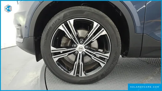 VOLVO XC40 B4 INSCRIPTION