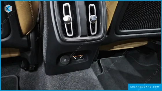 VOLVO XC40 B4 INSCRIPTION