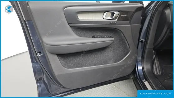 VOLVO XC40 B4 INSCRIPTION