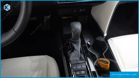 TOYOTA CAMRY 2.5 XLE PREMIUM HYBRID