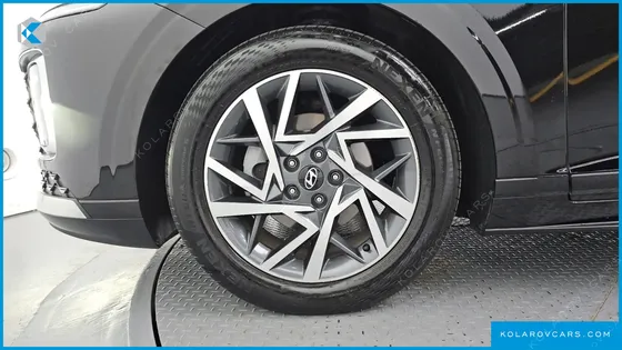 HYUNDAI GRANDEUR PREMIUM