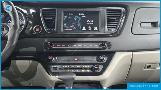 KIA CARNIVAL GASOLINE 7-SEATER LIMOUSINE
