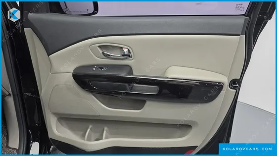 KIA CARNIVAL GASOLINE 7-SEATER LIMOUSINE