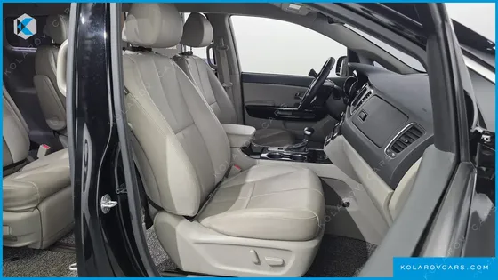 KIA CARNIVAL GASOLINE 7-SEATER LIMOUSINE