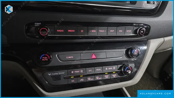 KIA CARNIVAL GASOLINE 7-SEATER LIMOUSINE