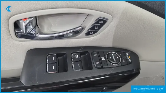 KIA CARNIVAL GASOLINE 7-SEATER LIMOUSINE