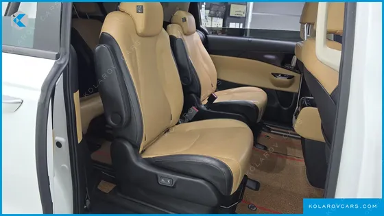 KIA CARNIVAL DIESEL 9-SEATER SIGNATURE